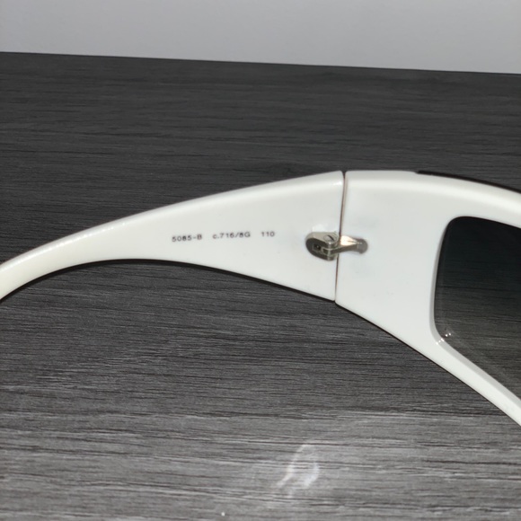 Chanel sunglasses - Picture 6 of 8